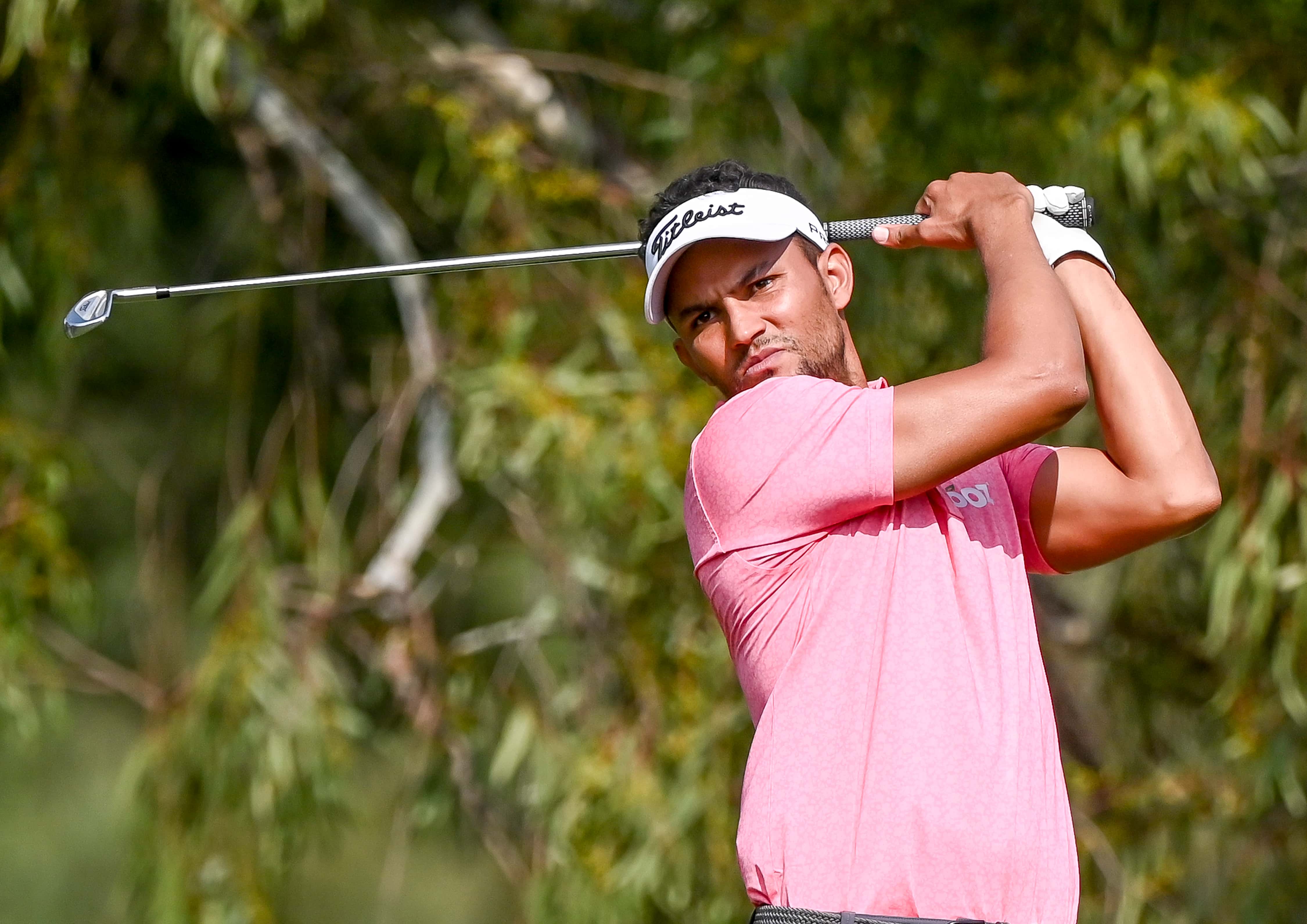 Snow Shines in South Africa to Secure Sunshine Tour Card